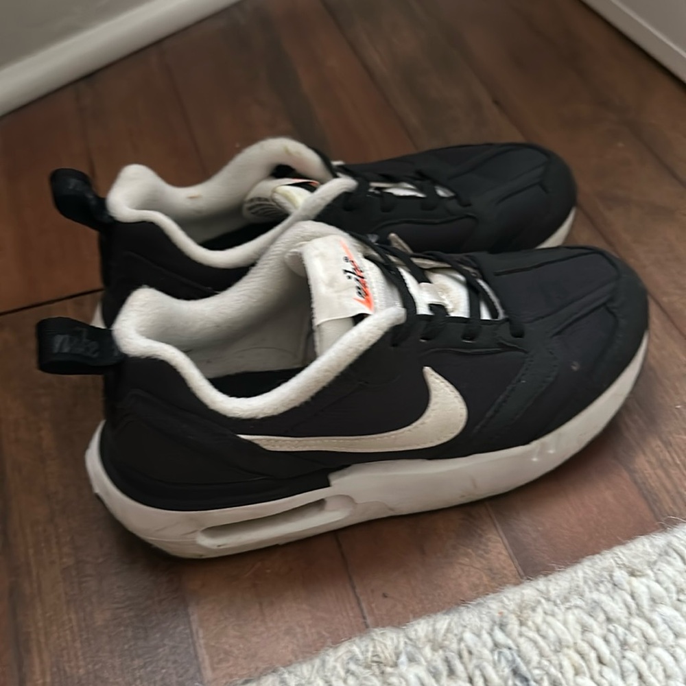 Boys Size 3 Nike Air Max Dawn